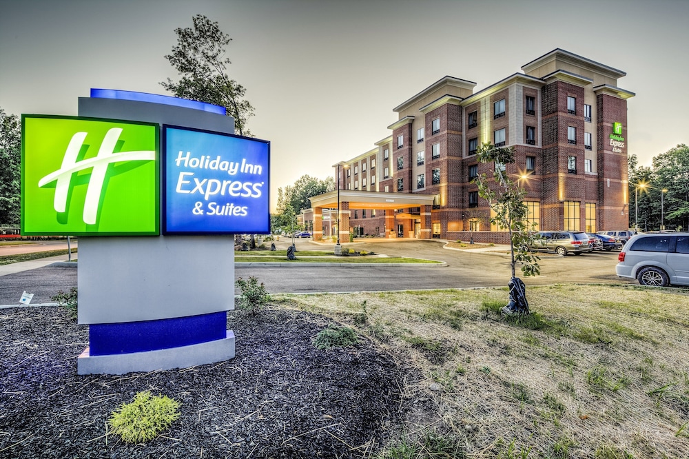 Holiday Inn Express And Suites Cleveland West Westlake 4/54
