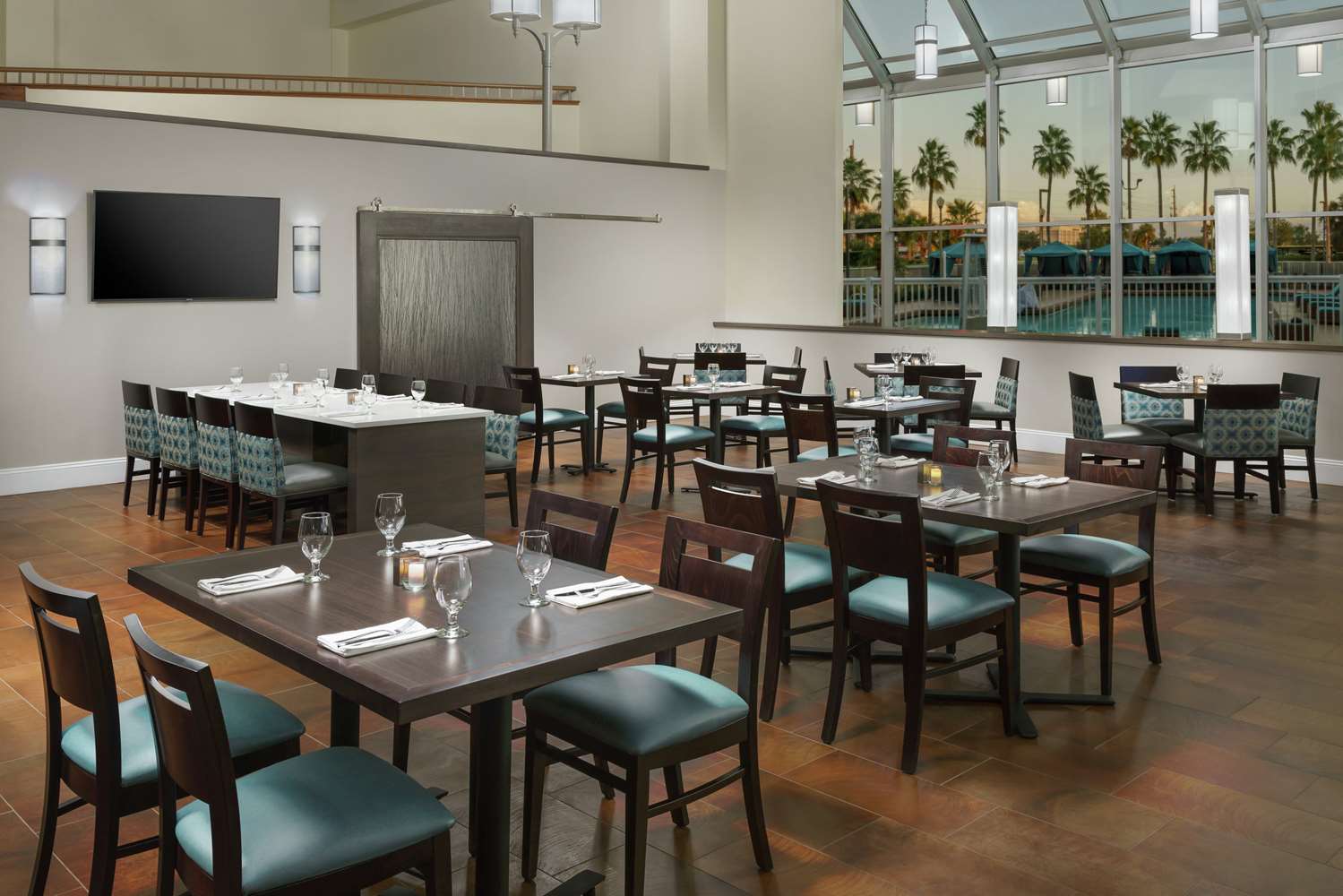 restaurant cafeteria