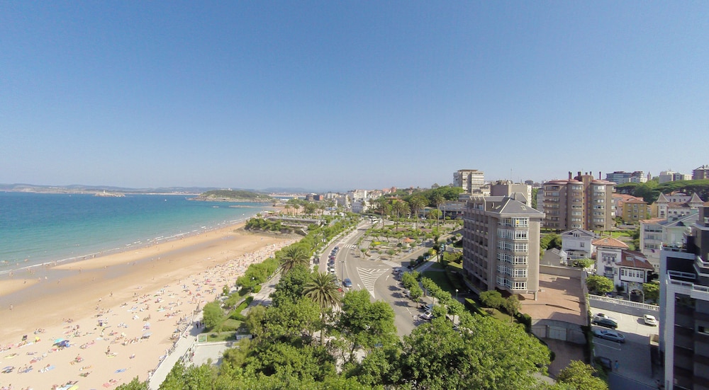Las Brisas Hotel 42/50