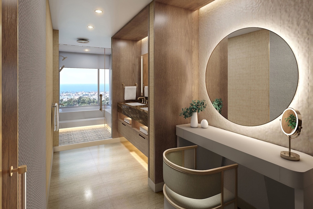 VEA Newport Beach, A Marriott Resort & Spa 16/27