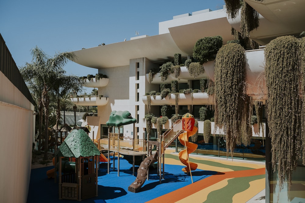 Deloix Aqua Center Hotel 62/68