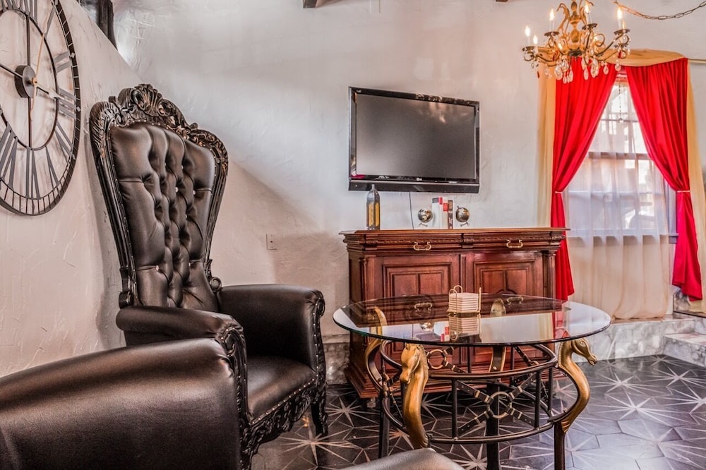 Cliff House Lodge Bed and Breakfast 63/72