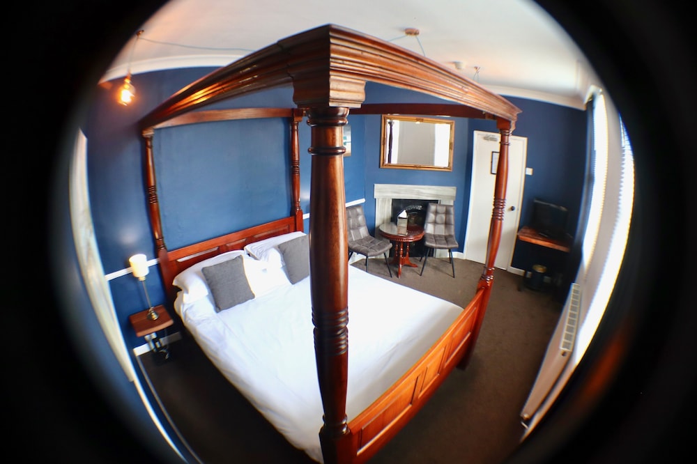 Colson House 36/50
