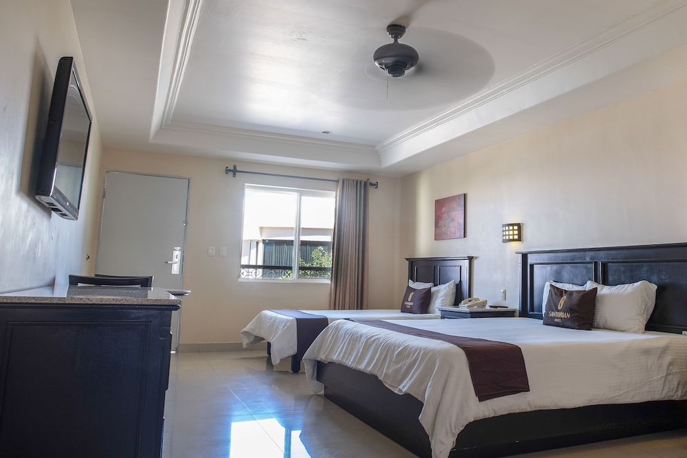 Hotel Santorian 10/57