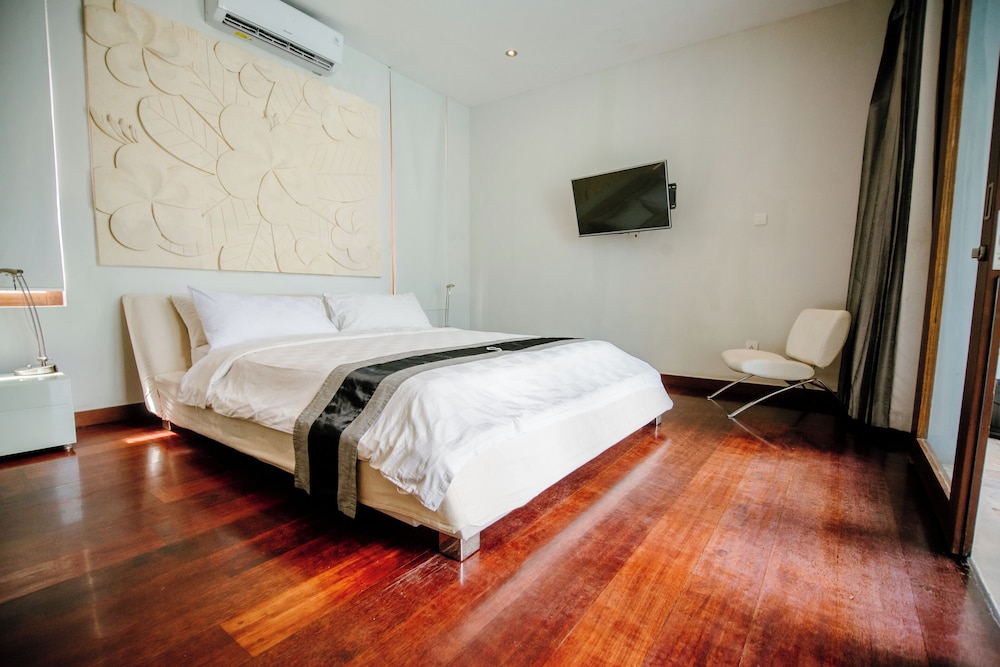 C151 Smart Villas Seminyak 10/50