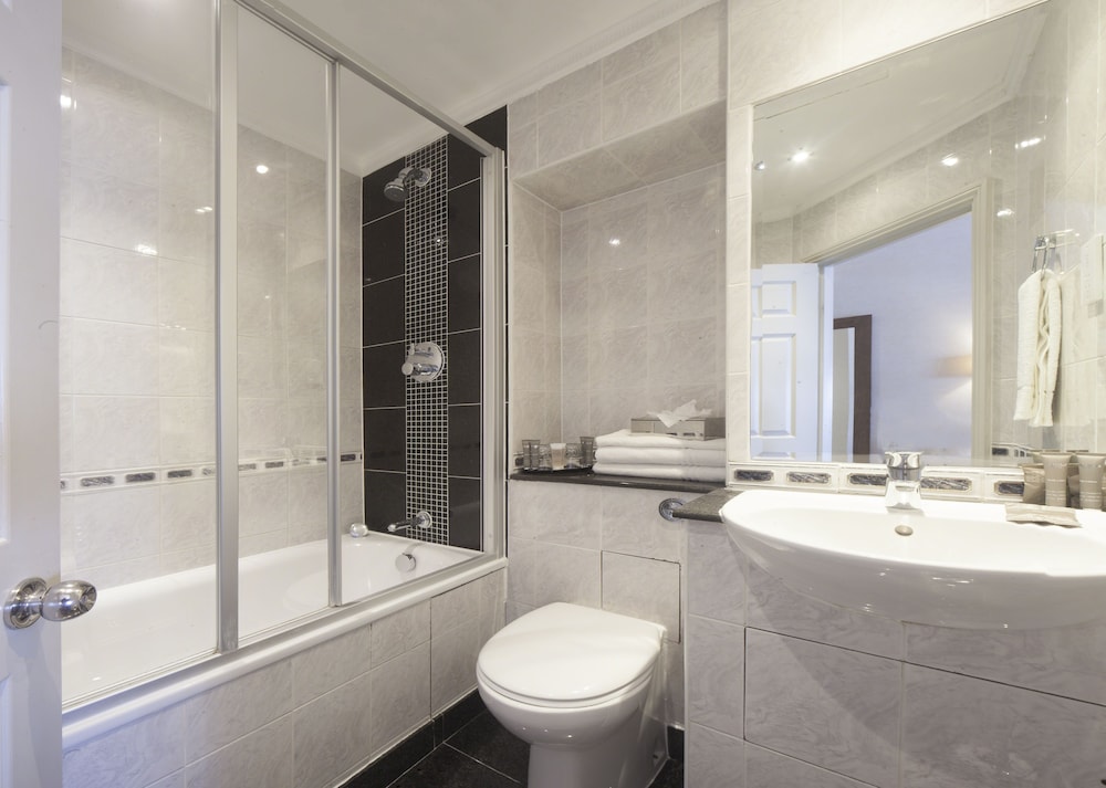 Strathmore Hotel - Gem Hotel 36/39