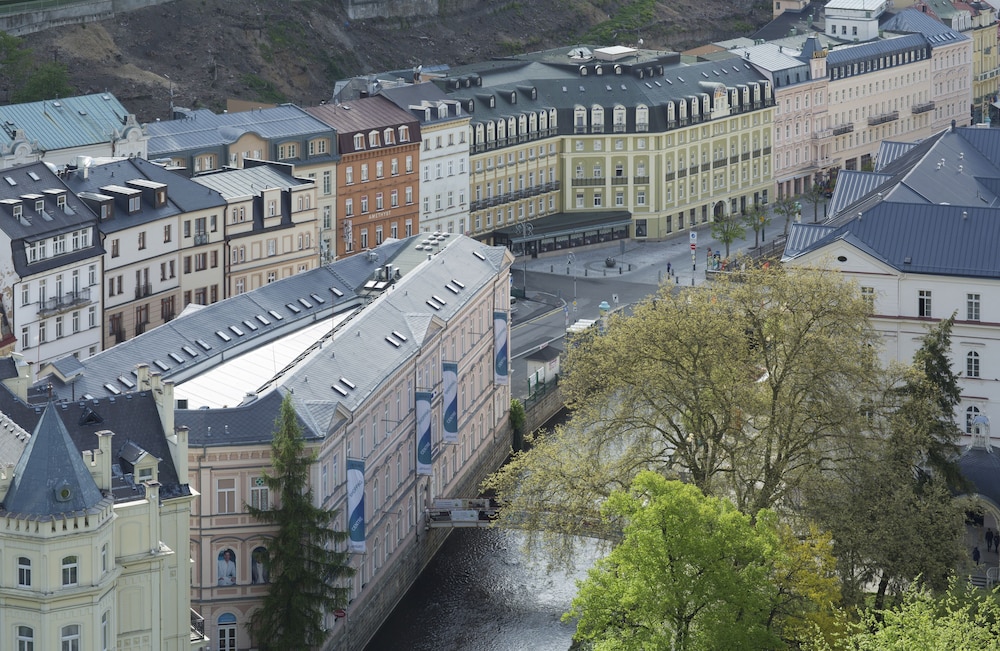Hotel Kolonada 50/53
