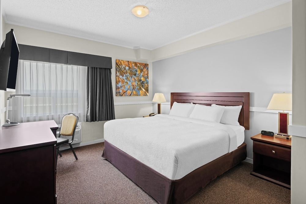 Days Inn by Wyndham Lamont 17/50