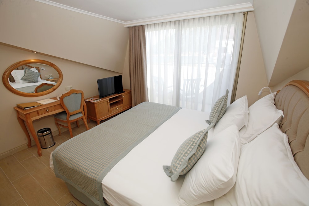 Aqua Hotel 23/77