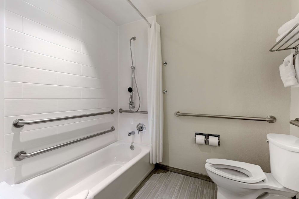 Best Western Plus Executive Residency Phoenix North Happy Valley 28/48