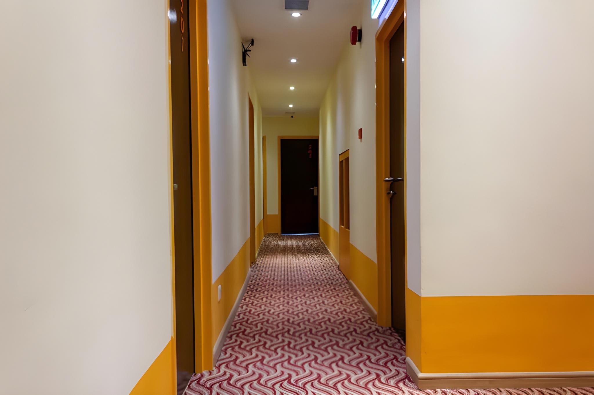 Yee Hotel 21/34