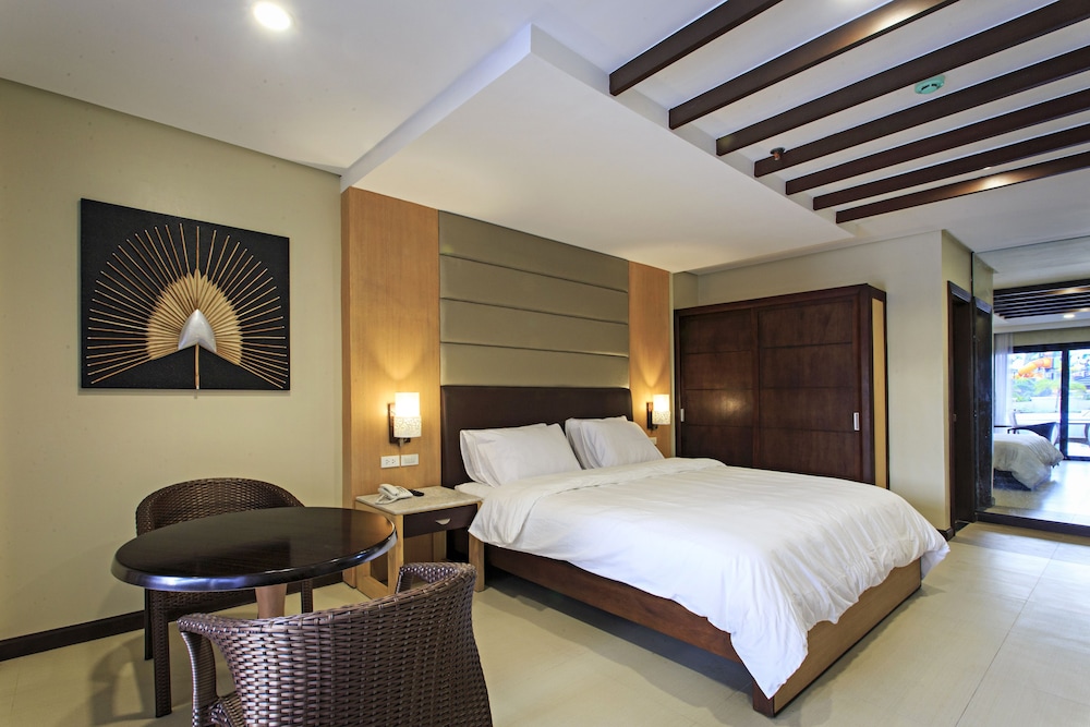 Cebu Westown Lagoon - South Wing 19/57