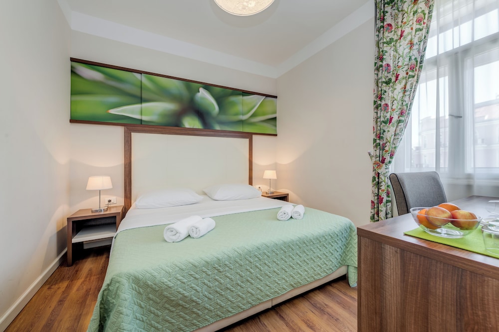 Bastion Luxury Rooms 5/25