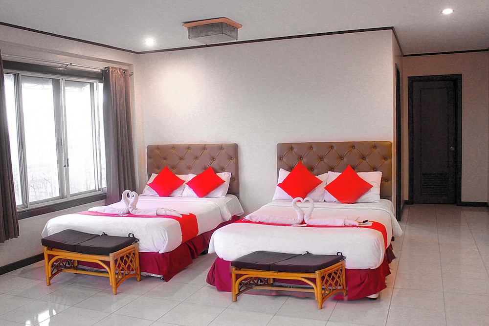 Humberto's Hotel 7/53