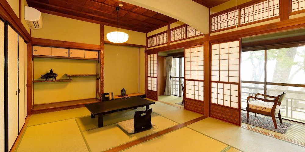 Hamachiyokan 35/50