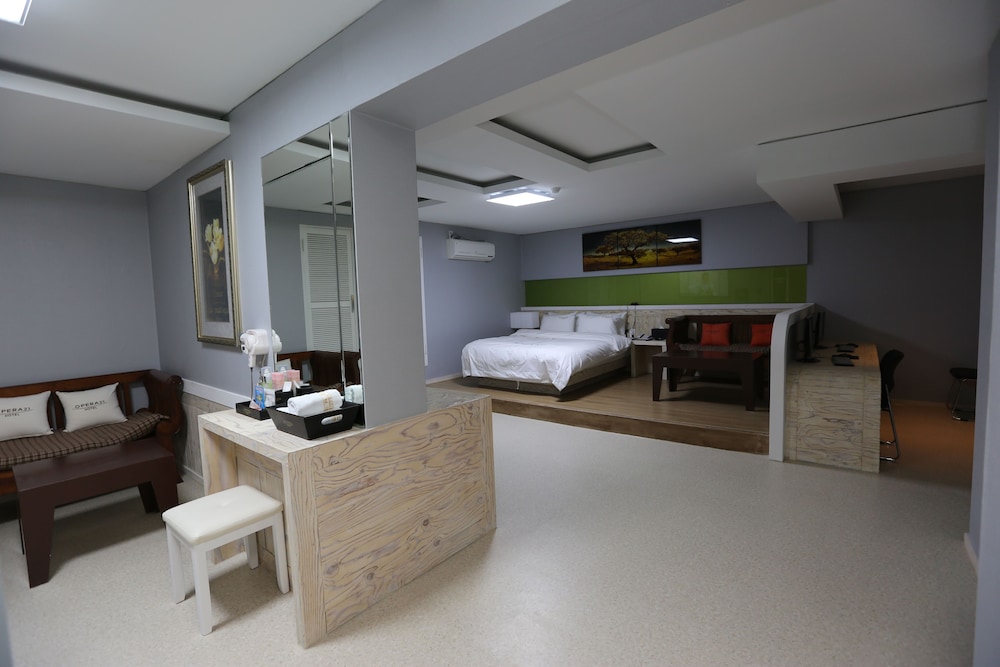 Opera 21 Hotel 20/28