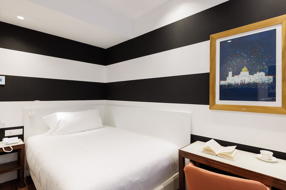 Hotel Morfeo 12/77