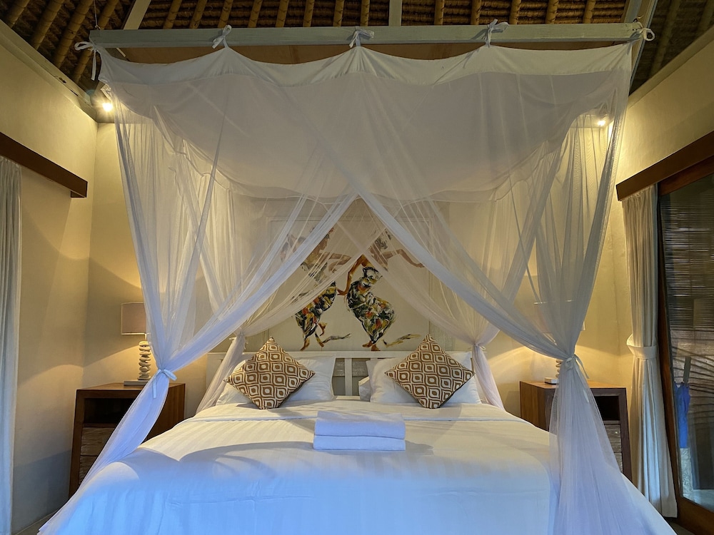DELUXE, DOUBLE BED, GARDEN VIEW