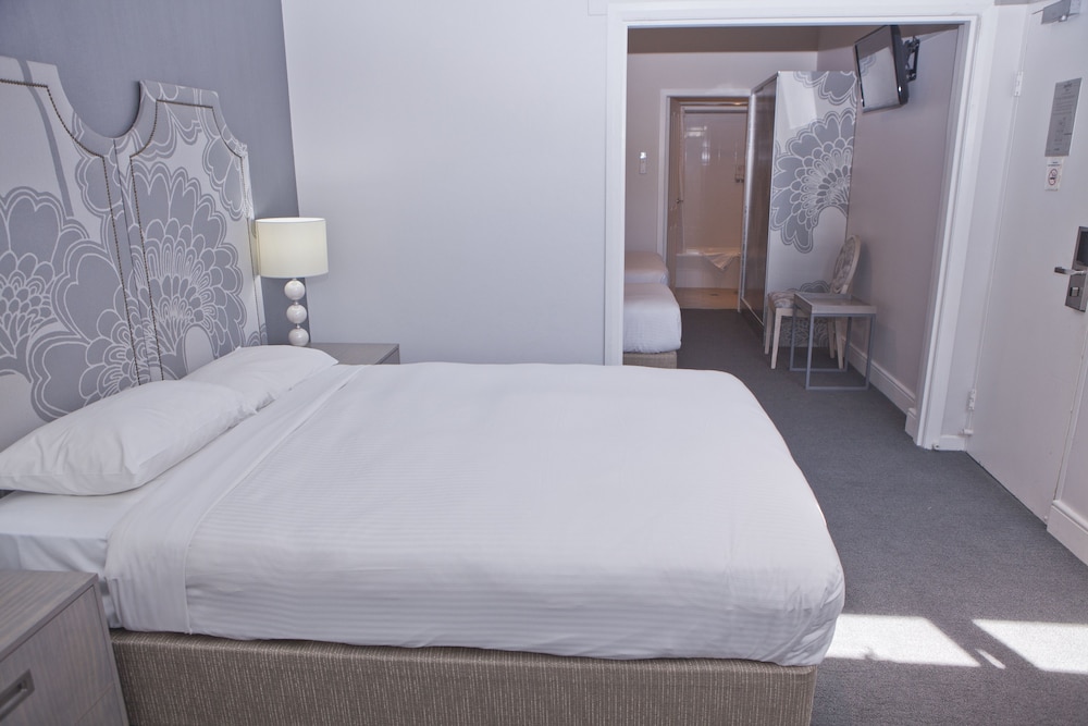 SAVOY DOUBLE BAY HOTEL 22/44