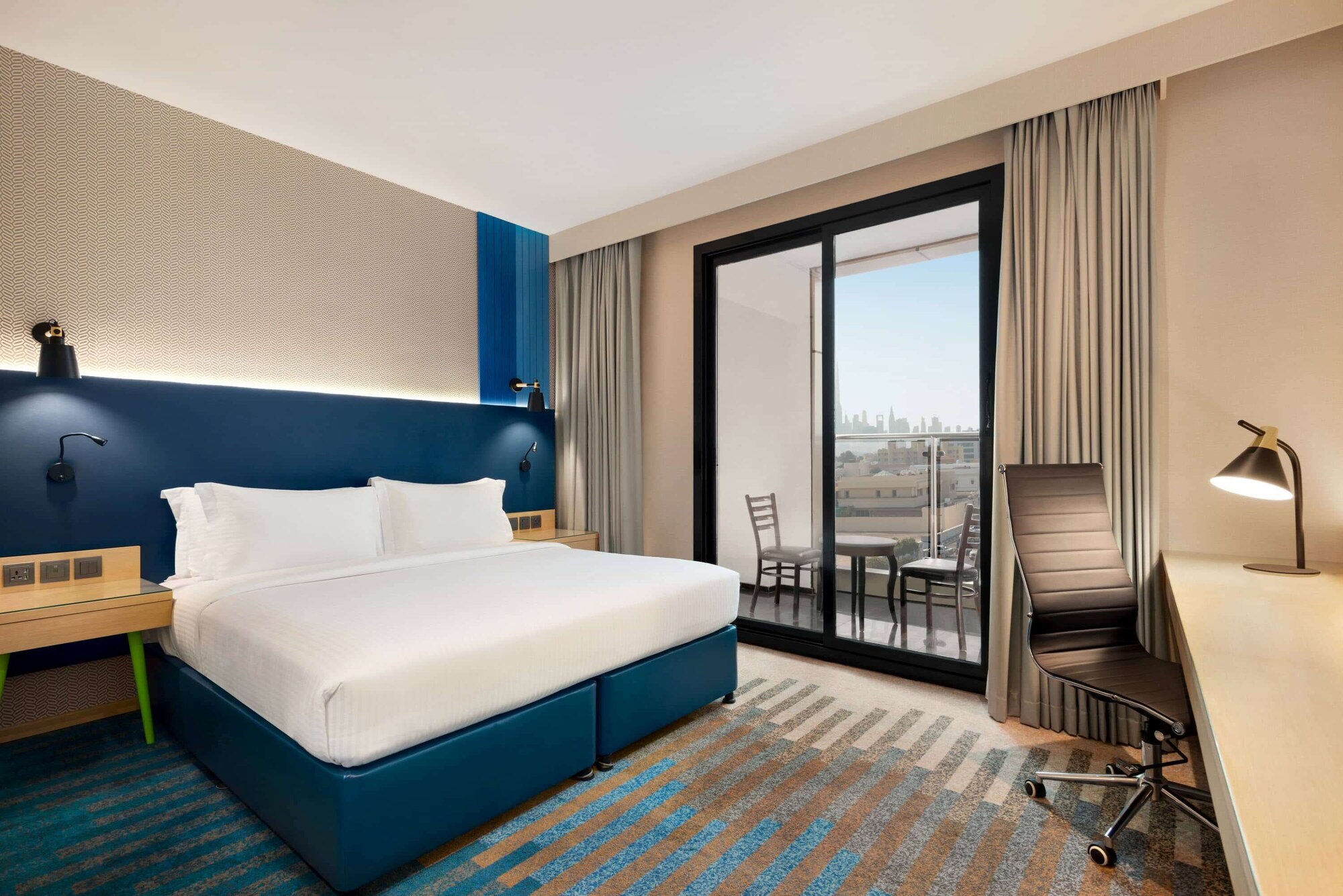 DELUXE, SUITE, KING BED