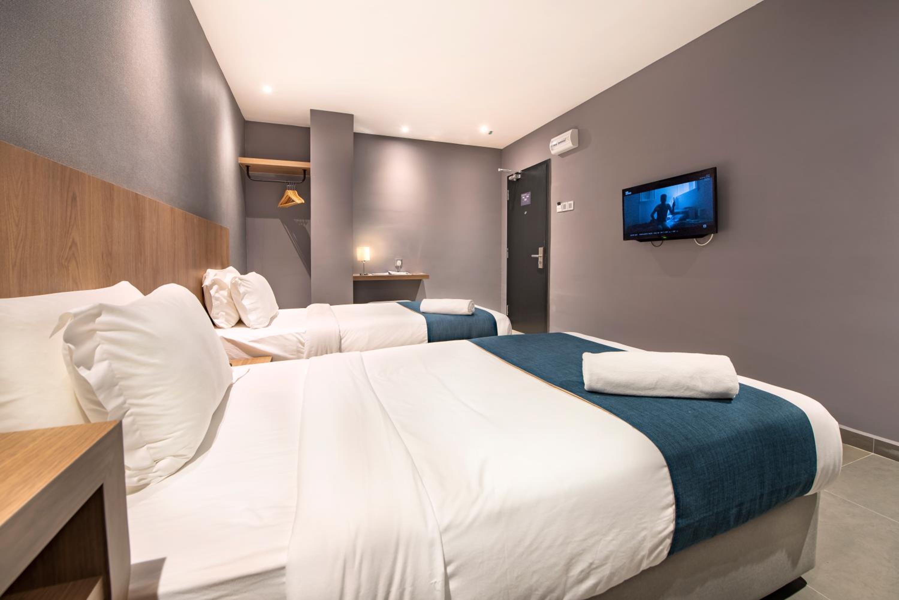 Standard, Twin Beds, No Window
