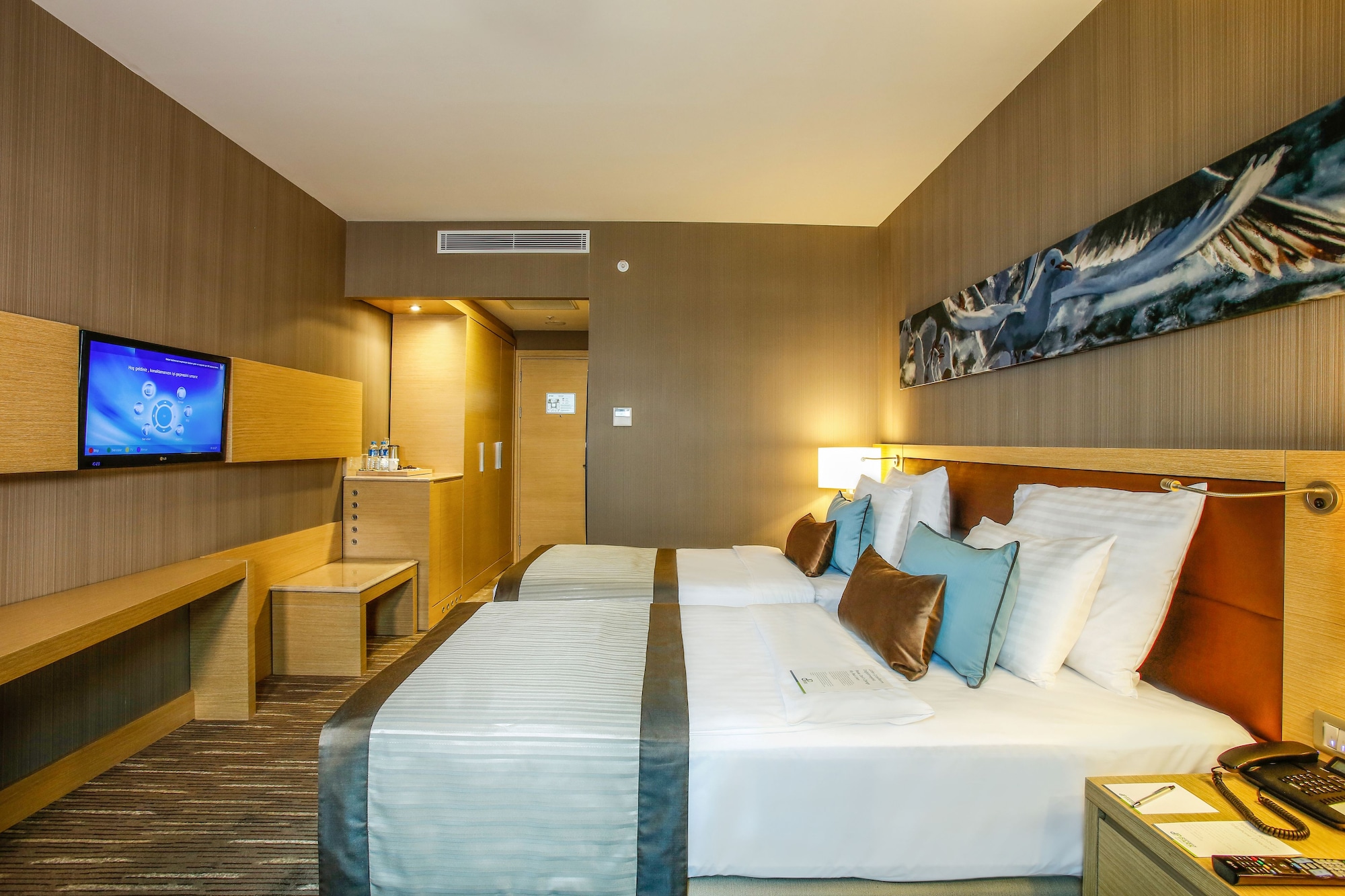 1 BEDROOM, SUPERIOR, DOUBLE BED, CITY VIEW