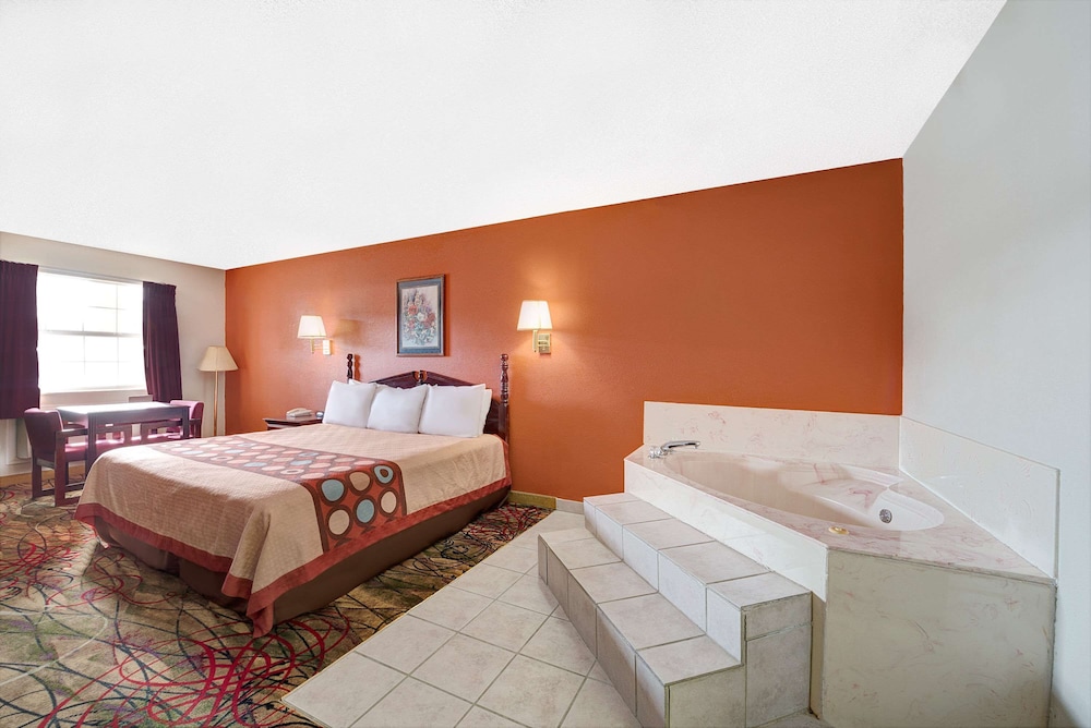 Super 8 by Wyndham Dallas South 8/15