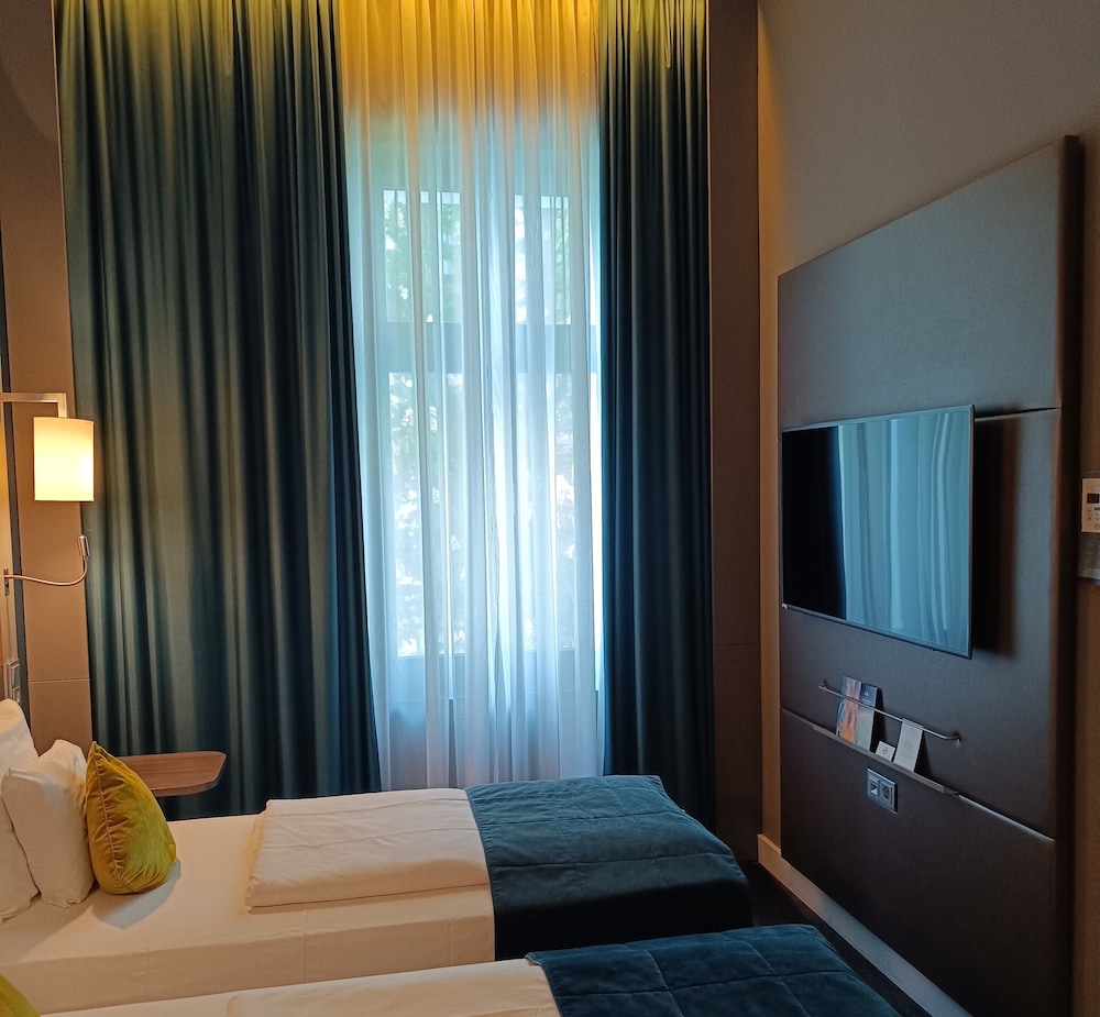 SUPERIOR, TWIN BEDS