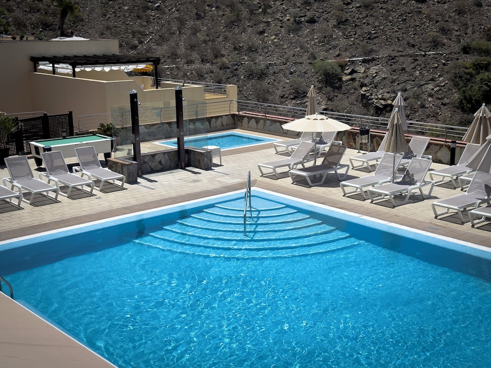 Holiday Club Sol Amadores 36/64