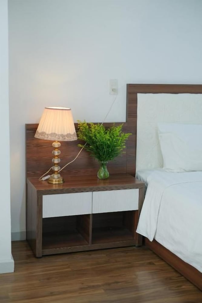 Rich Hotel 32/49