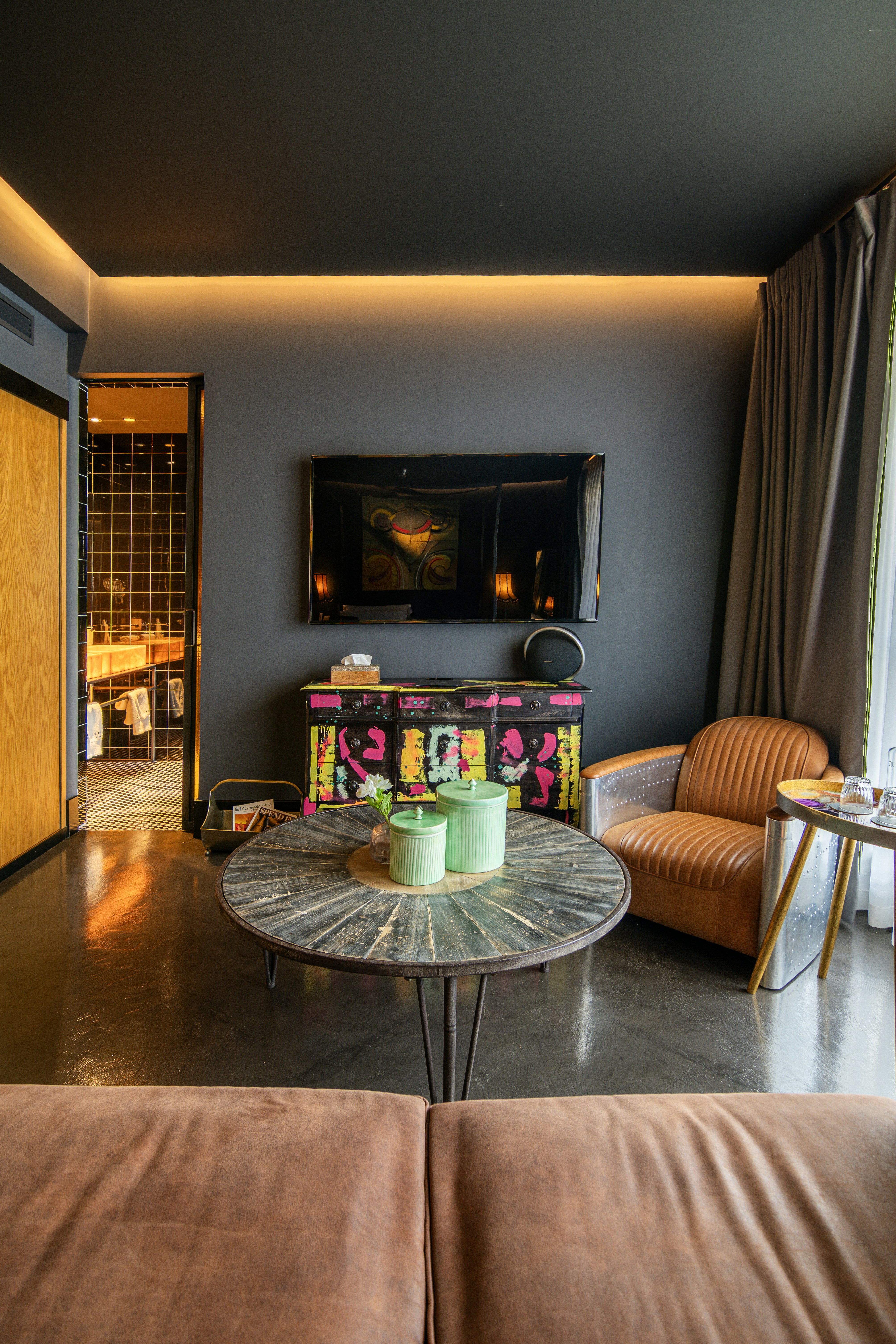 Hotel Lobby Room 48/67