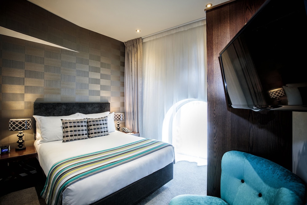 Hotel 115 Christchurch 24/65