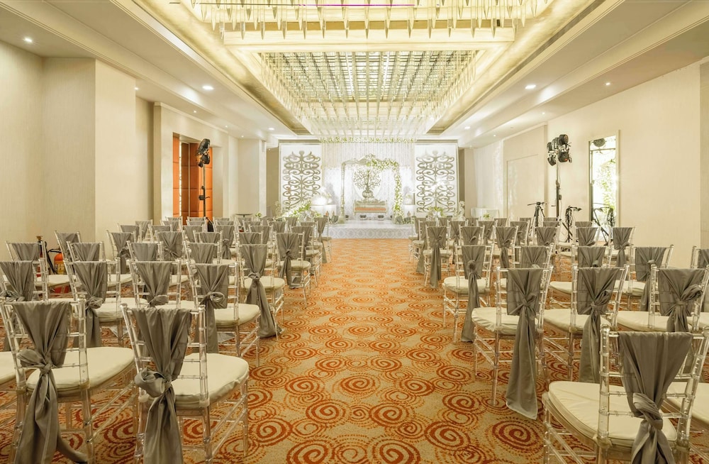 Radisson Hyderabad Hitec City 61/66