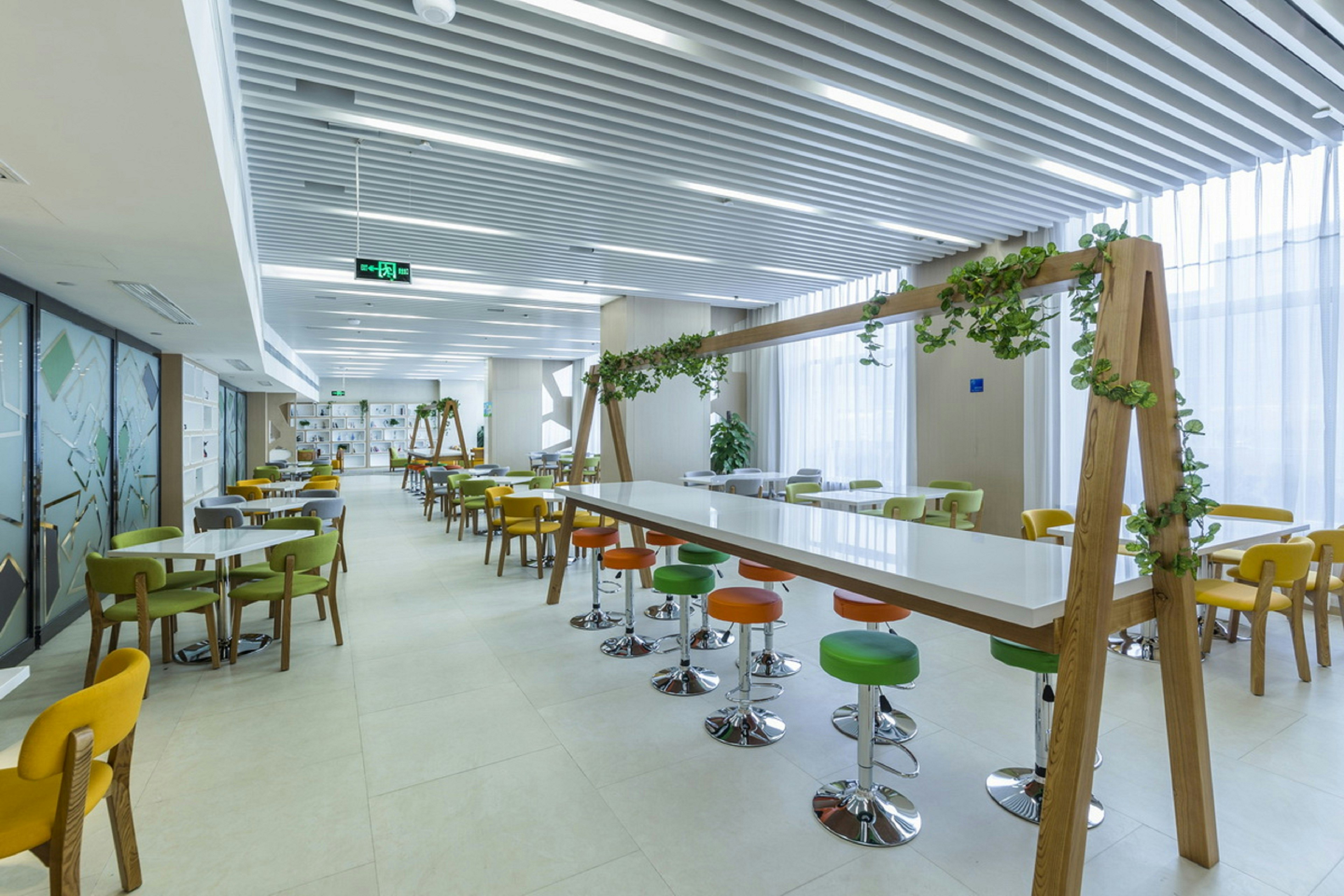 HOLIDAY INN EXPRESS JINAN HIGH-TECH ZONE 42/56