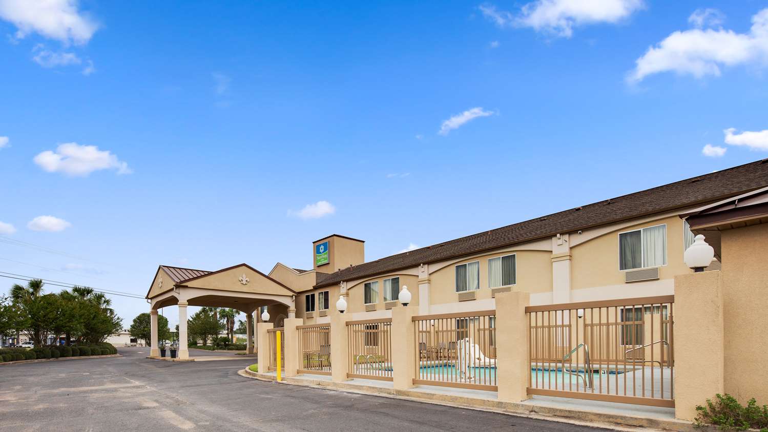 Surestay Hotel By Best Western Alexandria Airport 7/36