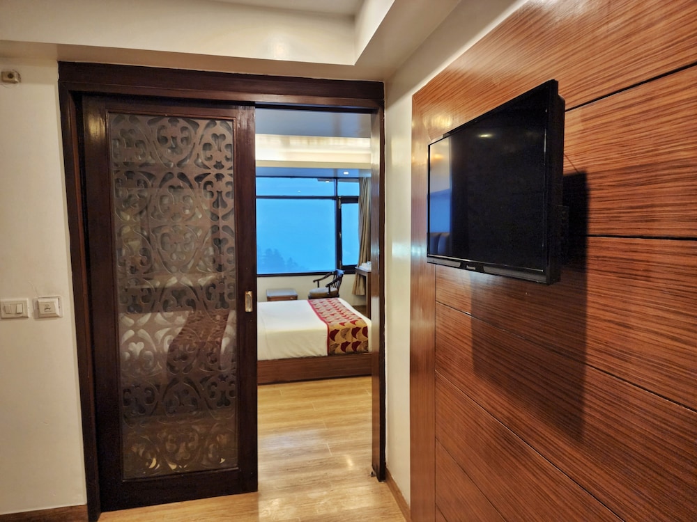 Hotel Surya 23/50