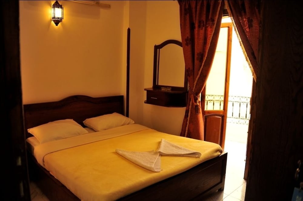 Alhambra Hotel 19/50