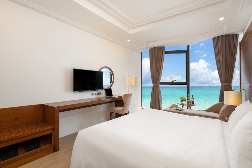 Paris Deli Danang Beach Hotel 26/80
