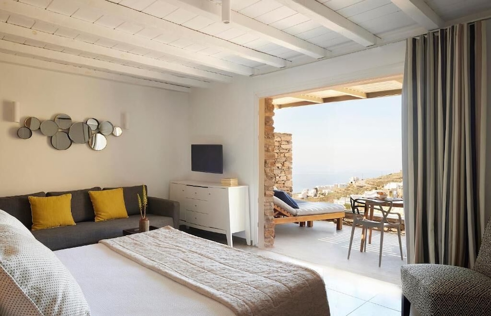 DELUXE, SUITE, SEA VIEW