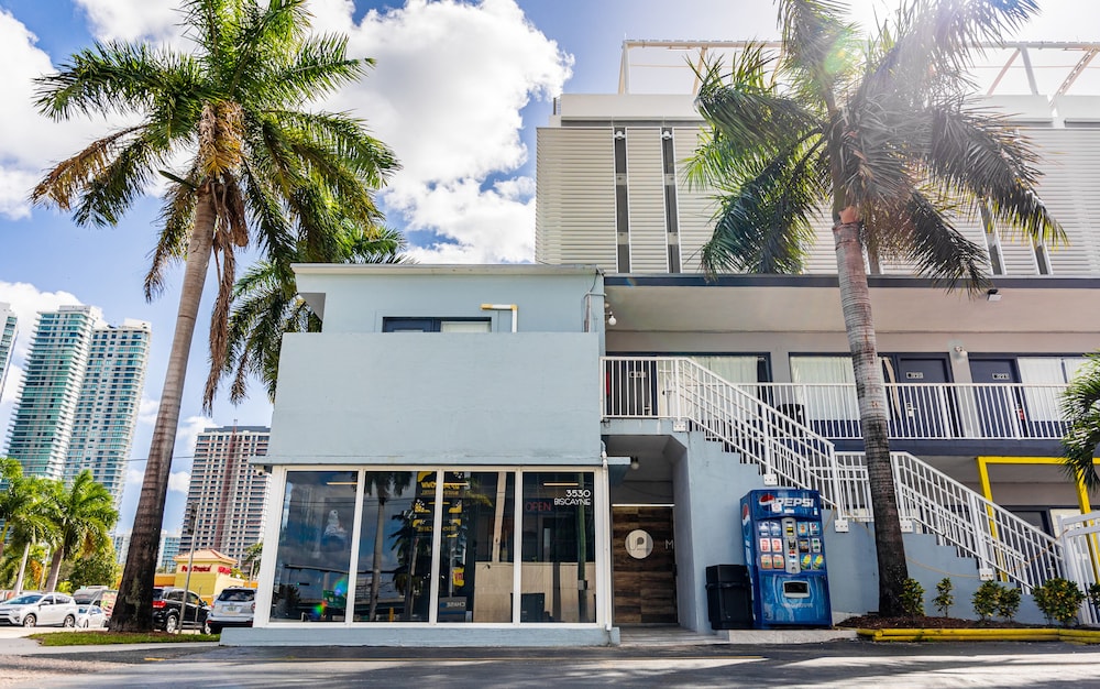 Up Midtown (ex. Wishes Hotel Biscayne) 43/55