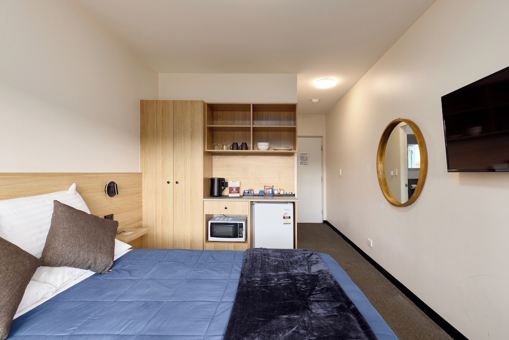 Inala Hotel 8/31
