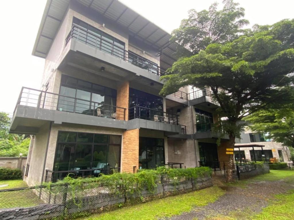 Ma - Kham Forest Resort 9/62