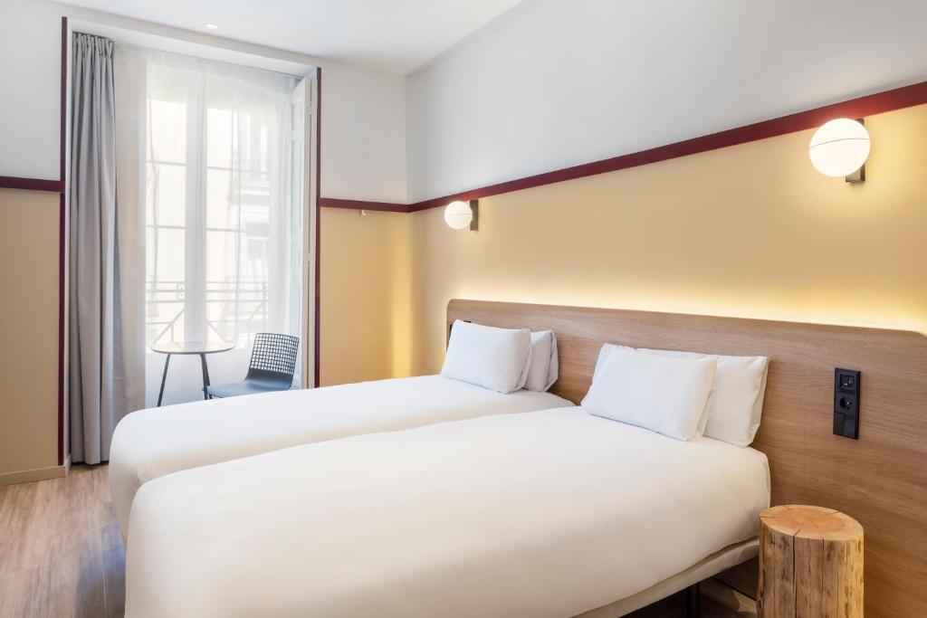 Standard, Twin Beds