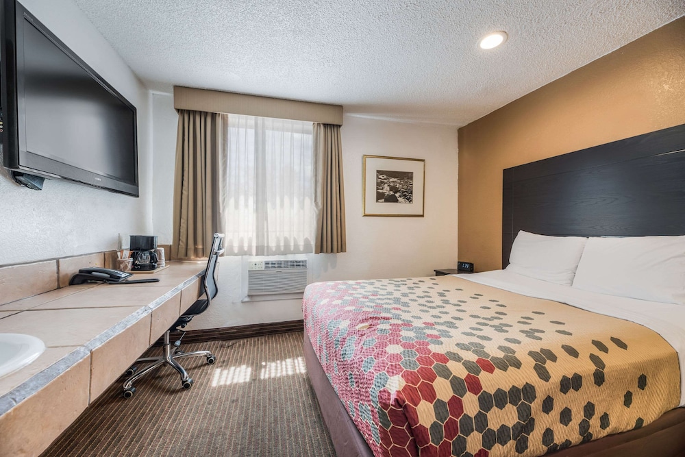 Rodeway Inn Downtown 7/31