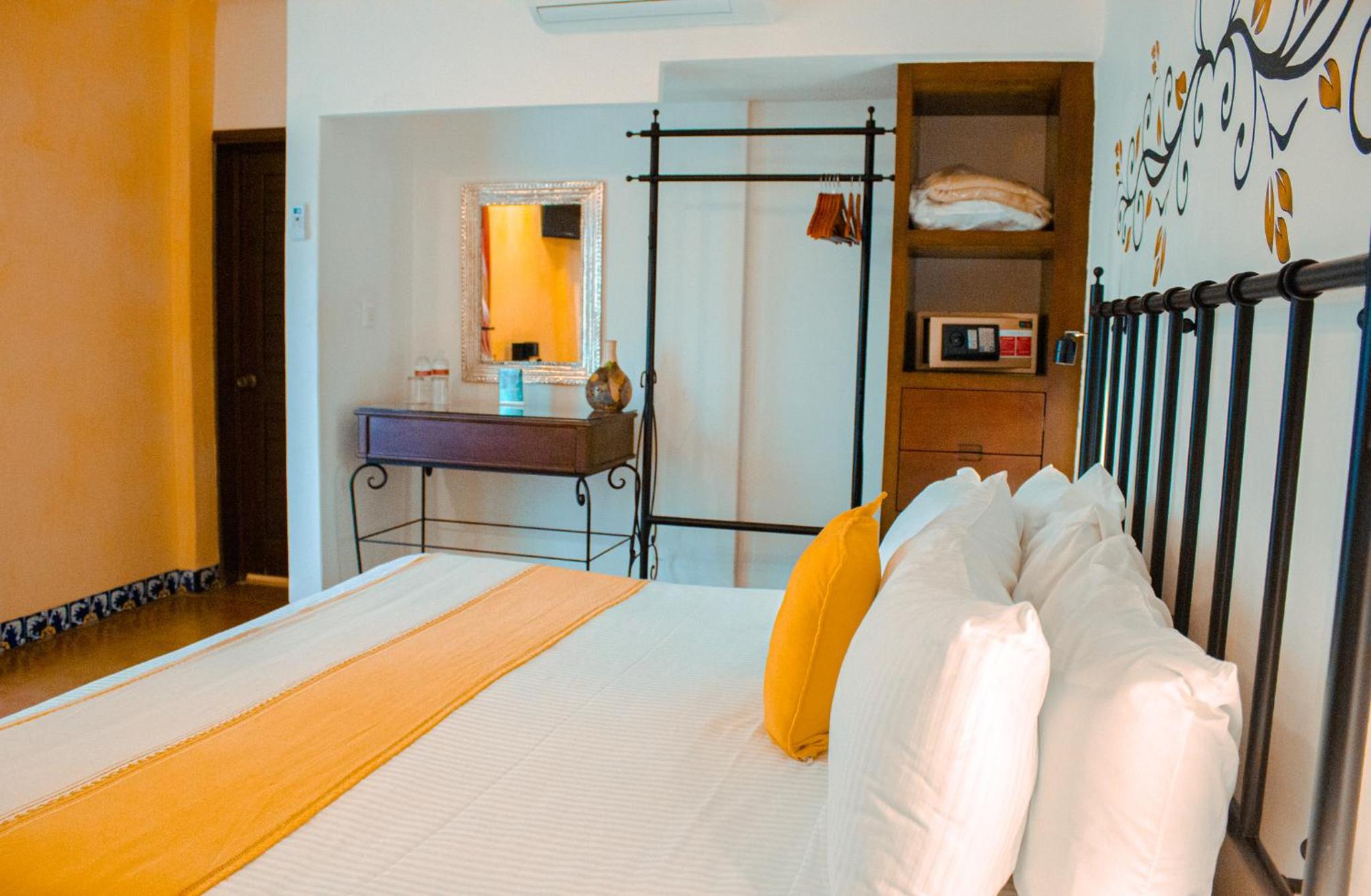 Superior, King Bed, Exterior View