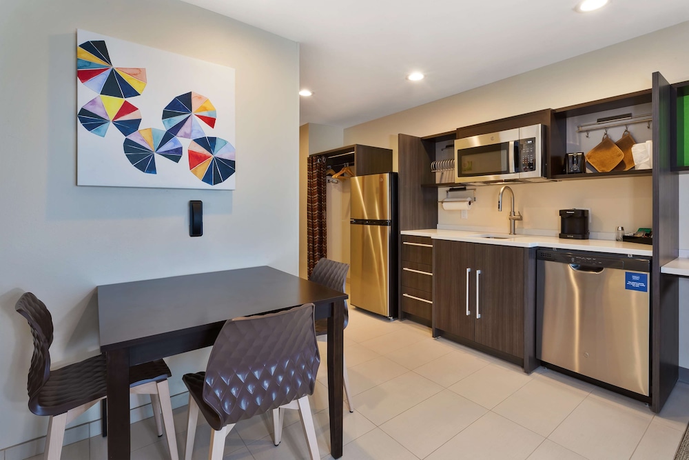 HOME2 SUITES BY HILTON TUCSON AIRPORT 6/47