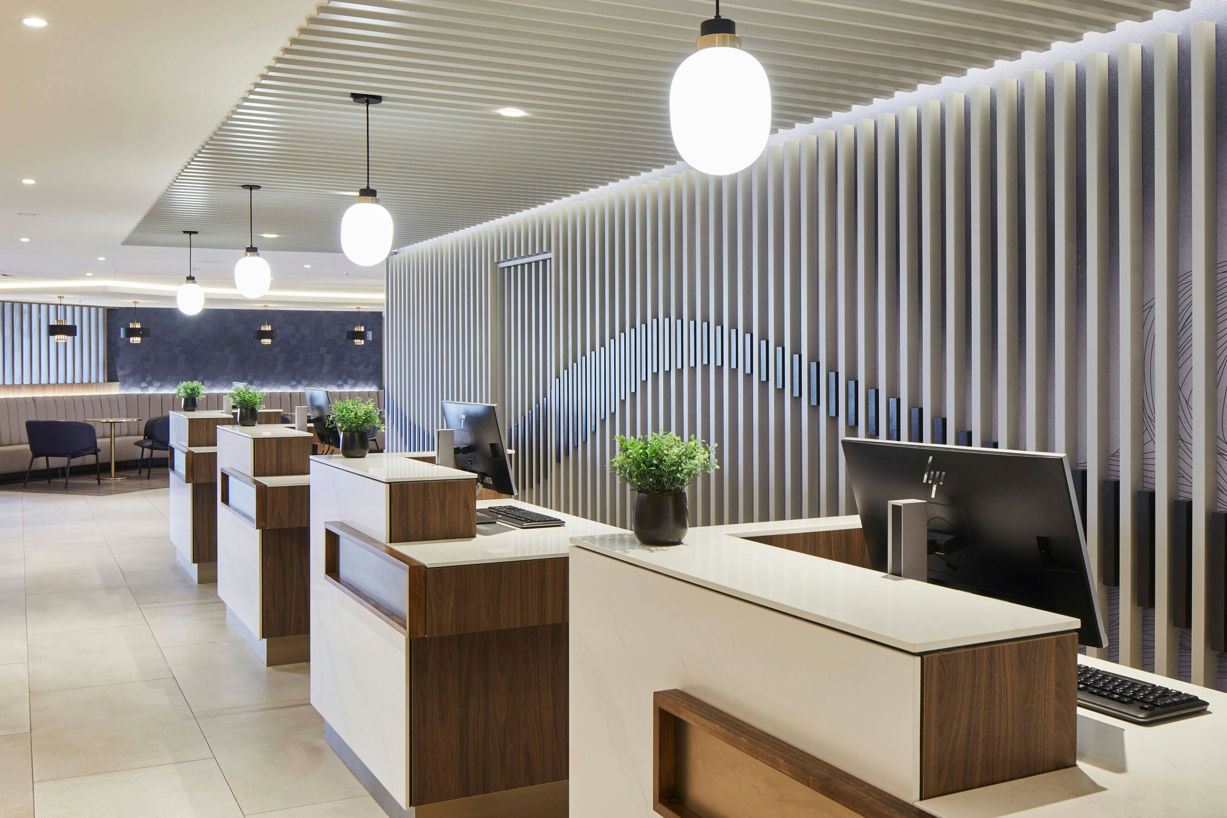 Courtyard by Marriott London Heathrow Airport 2/23