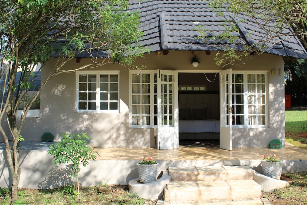Mount Shekinah Country Hotel 1/28