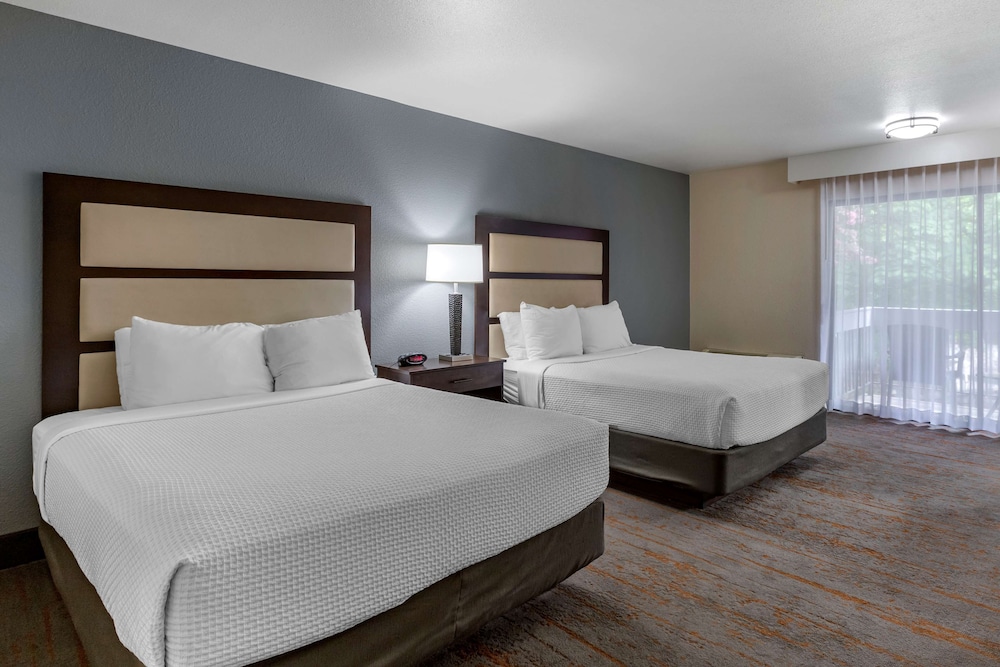 Best Western Sunridge Inn & Conference Center 13/40