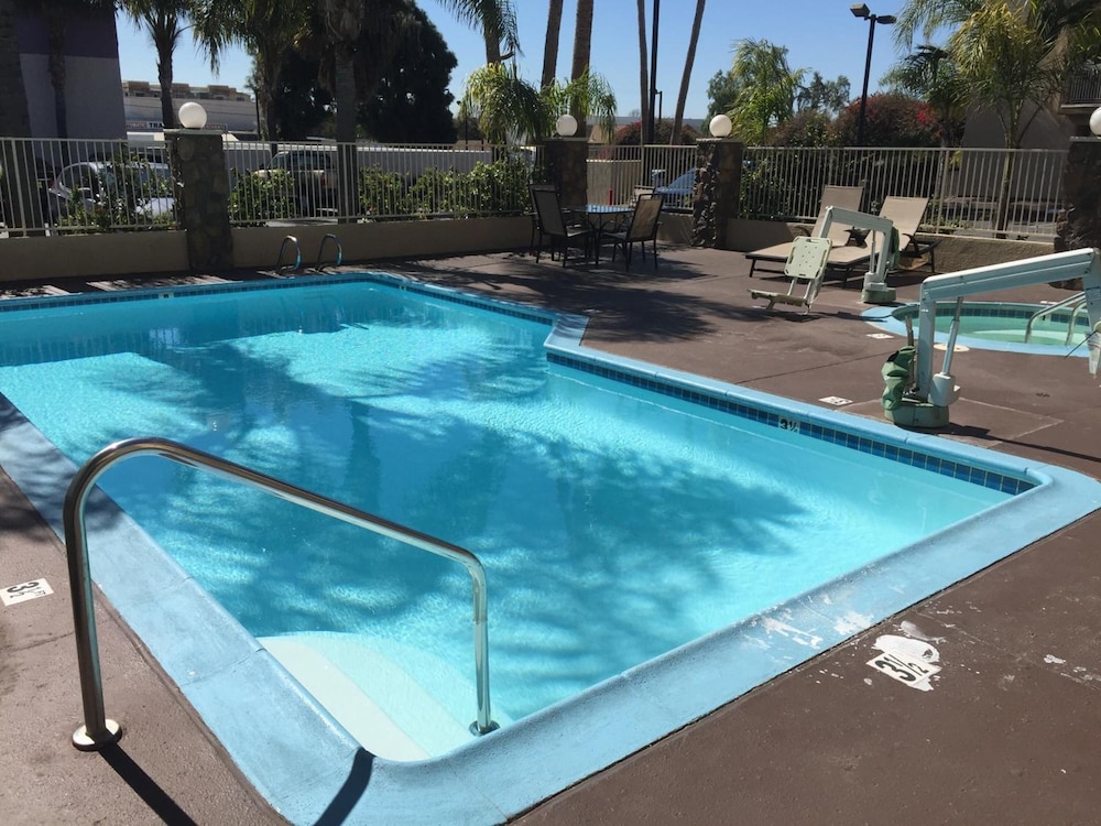 Chula Vista Inn 44/61